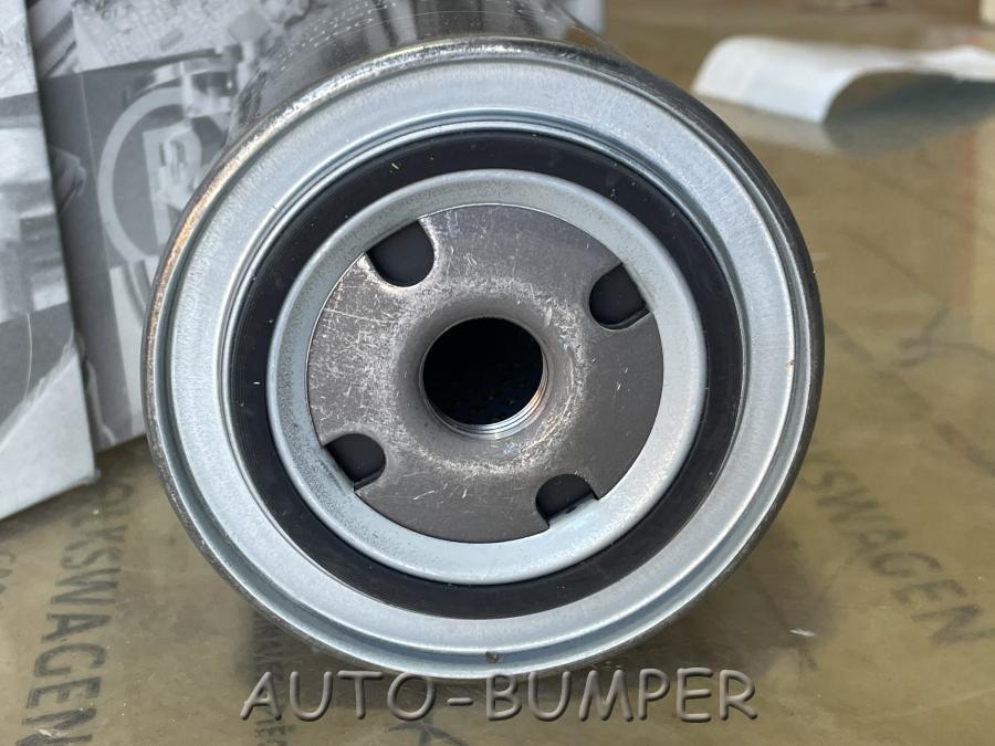 VW, Audi  фильтр маслянный (1.6-2.0D/2.5TDI) 068115561B